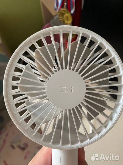 Вентилятор ZMI handheld electric fan 3 AF215 бу