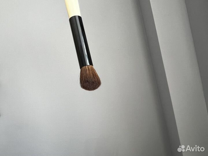 Кисть Bobbi Brown Eye Contour Brush оригинал