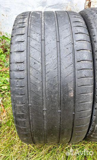 Michelin Pilot Sport 4 295/35 R21