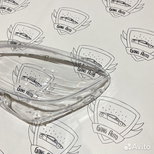 Стекло левой фары Mercedes W204 С204 дорестайлинг