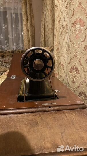 Швейная машина Singer