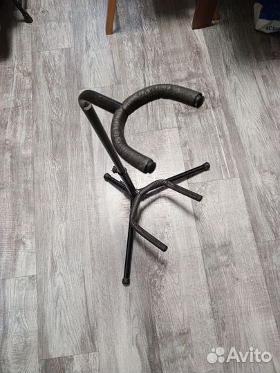 Подставка для гитары