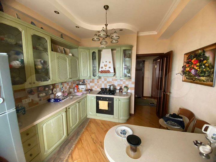 4-к. квартира, 120 м², 9/9 эт.