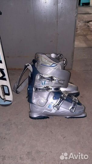 Горные лыжи и ботинки