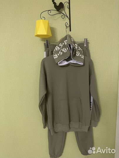 Костюм женский тройка