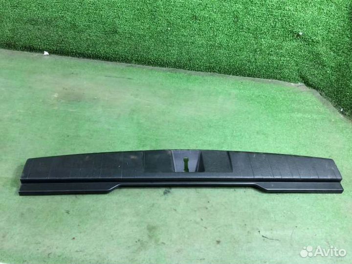 Накладка замка багажника Subaru Outback BR9 EJ253