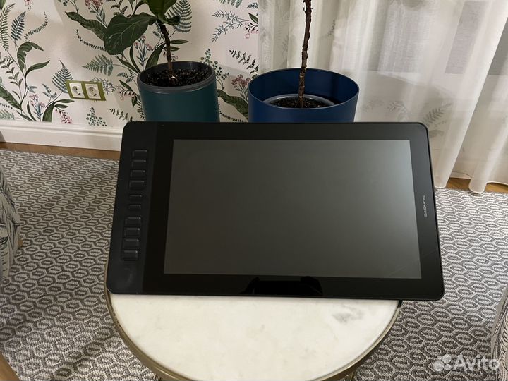 Графический планшет с экраном