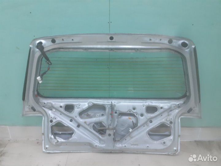 Крышка багажника задняя Toyota Ipsum