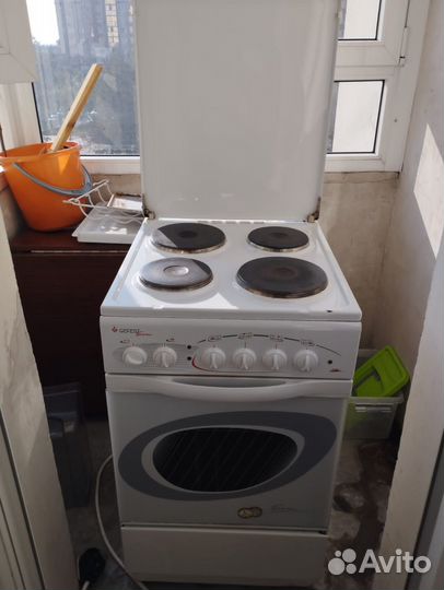 Продам электрическую плиту Gefest