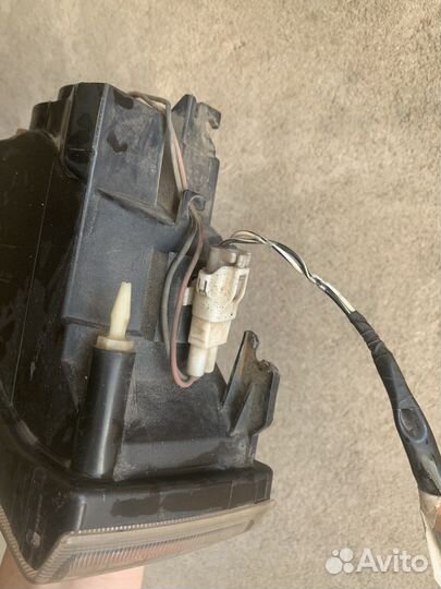 Противотуманная фара правая toyota ipsum