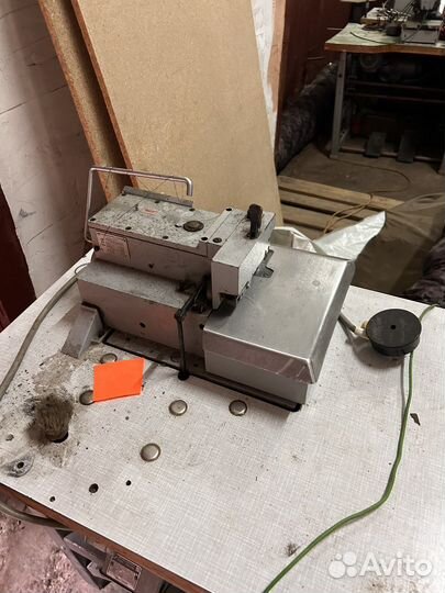 Швейная машинка оверлок