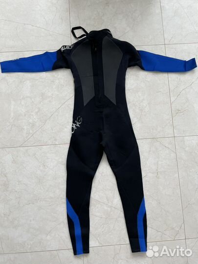 Гидрокостюм billabong 3мм. для вкйкбординга