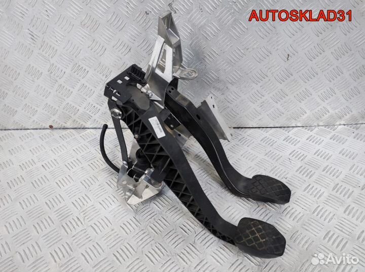 Блок педалей МКПП Audi A6 C6 4F1721117F