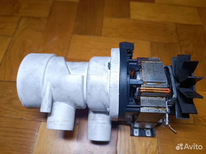 Сливной насос Indesit