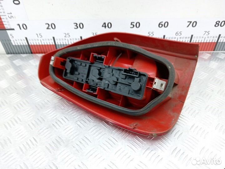 Фонарь задний для Peugeot-Citroen Picasso 6351N0