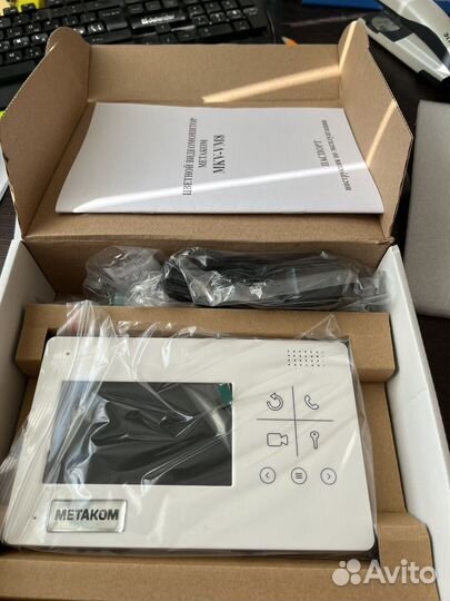 Видеомонитор MKV-VM8