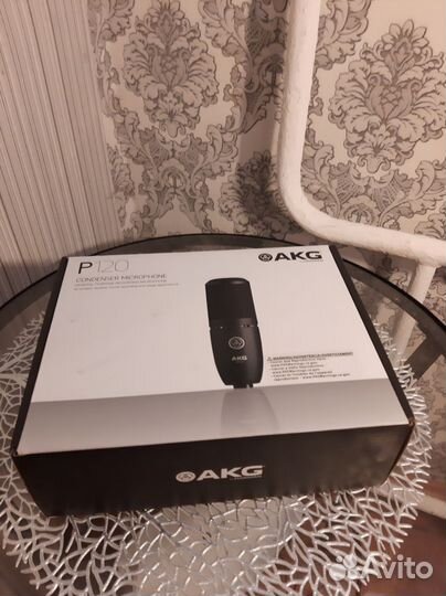 Микрофон AKG P120 + звук. карта Berhinger UM2