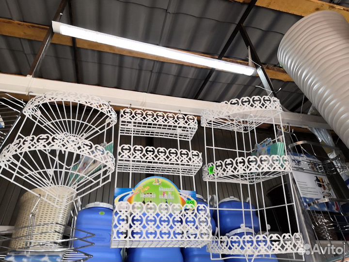 Полки для ванной, контейнер для мусора