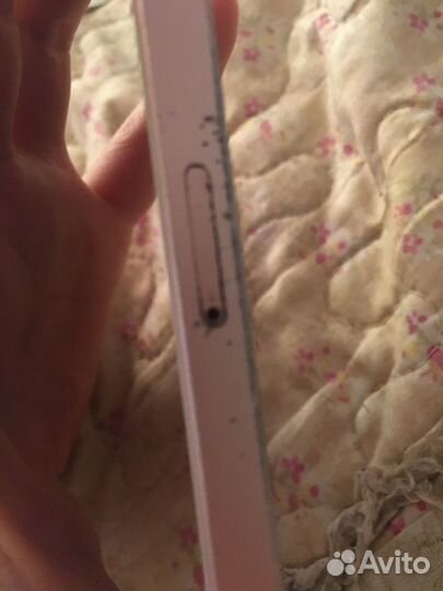 iPhone SE, 16 ГБ