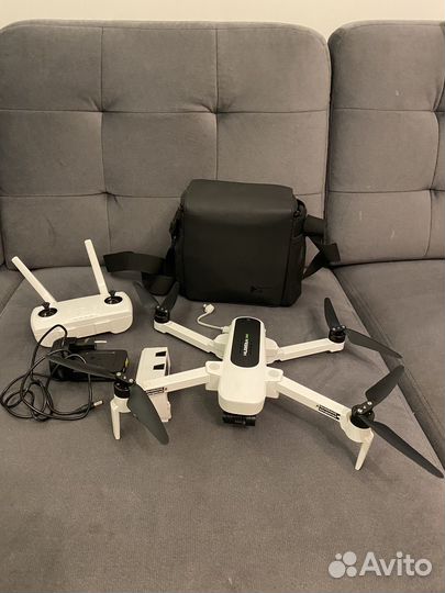 Квадрокоптер hubsan zino