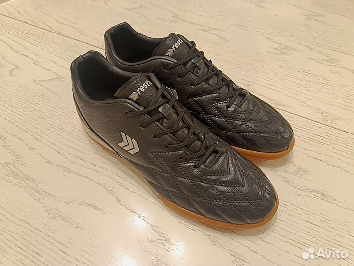 Бутсы футбольные сороконожки Restime