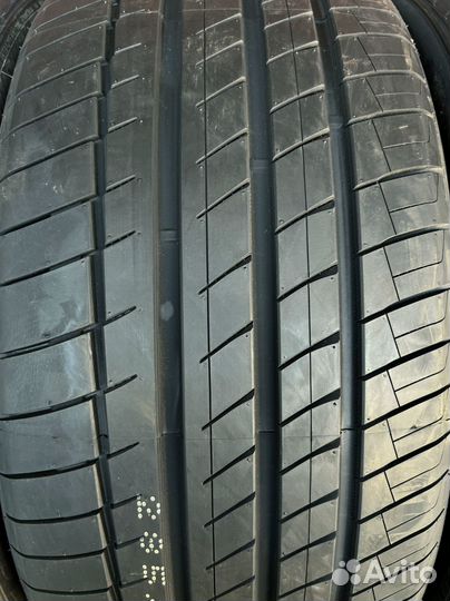 Kapsen RS26 Practical Max HP 255/35 R20 98Y