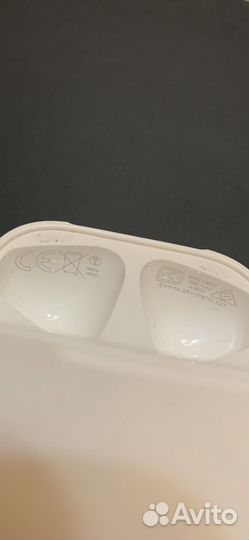 Кейс AirPods 2 с наушником (L)