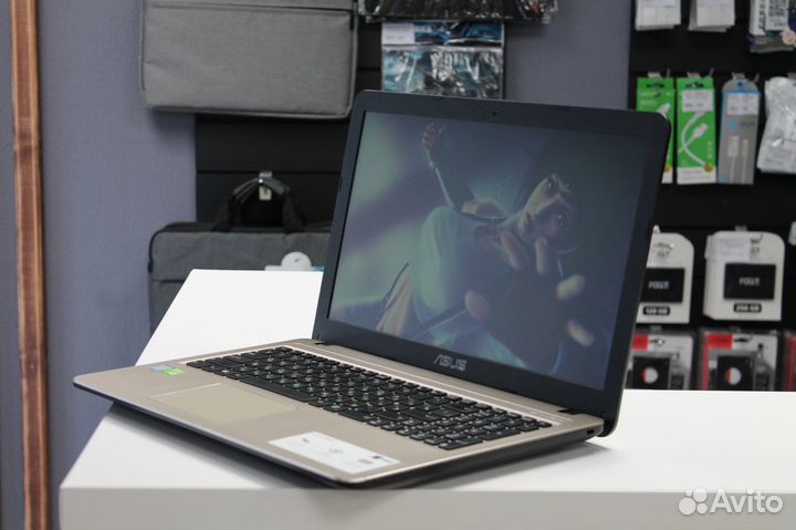 Ноутбук Asus для работы и игр. /i3-6006U