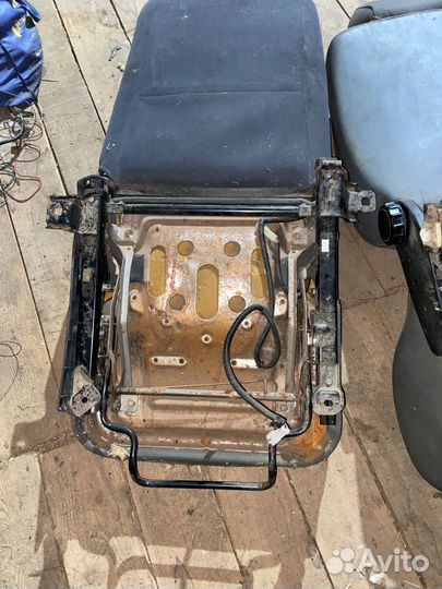 Передние сиденья