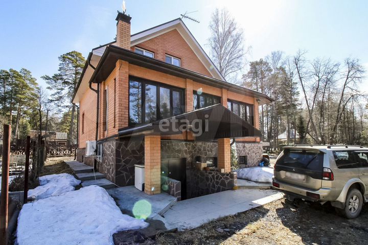 Дом 160 м² на участке 15 сот.