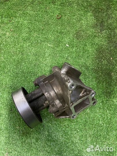 Насос водяной помпа Nissan primera p12 QR20