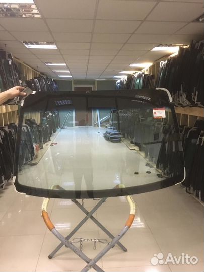 Лобовое стекло Шевроле Лачетти