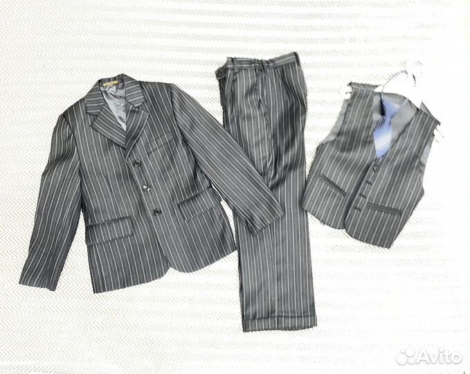 Костюм тройка на мальчика, рост 122