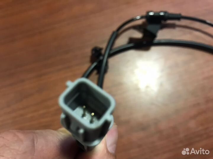 Датчик абс передний левый на kia rio 4/ solaris 2