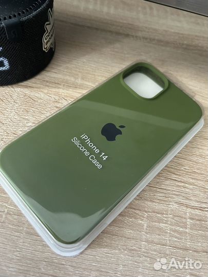 Чехол на iPhone 14