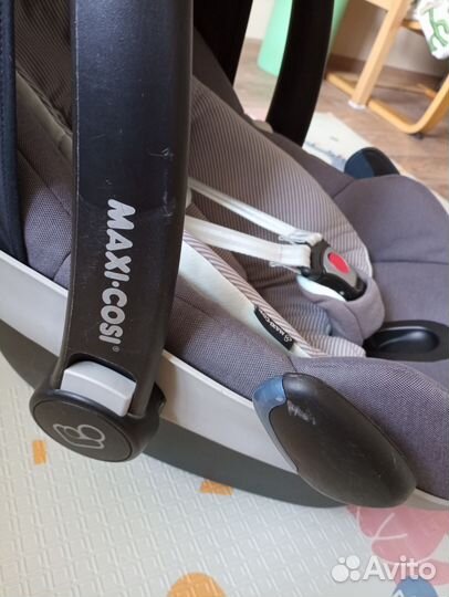 Автолюлька Maxi-Cosi Pebble Plus 0+