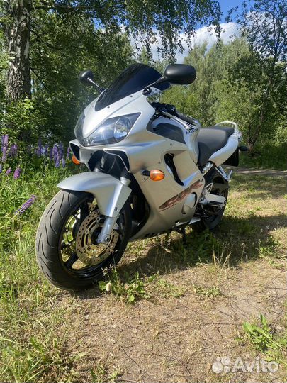 Honda CBR 600 F4I (как новый)