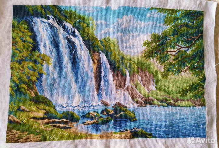 Продам текстильные картины вышитые крестиком