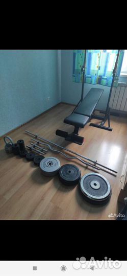 Штанга блины скамья для жима со стойкой гантели