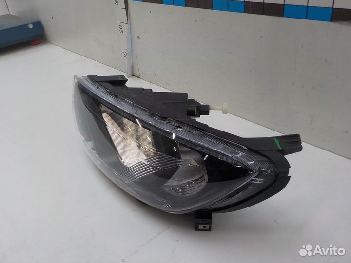 Фара левая LADA Granta 2018