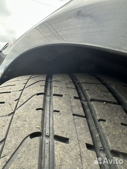 Pirelli P Zero 275/35 R21