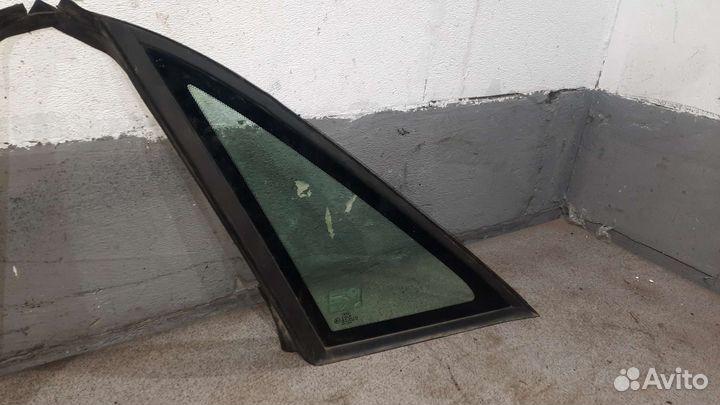 Стекло кузова неподвижное Audi 100 C4