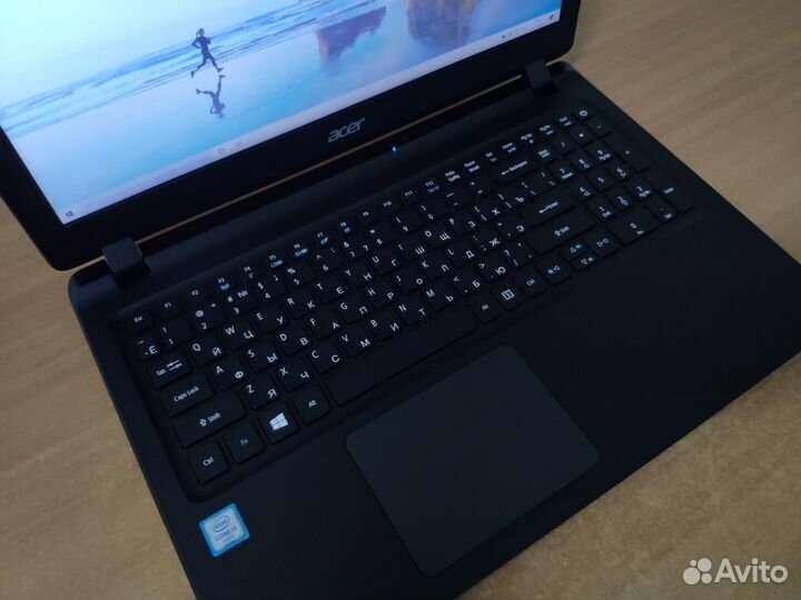 Ноутбук Acer / core i3 / ssd / как новый