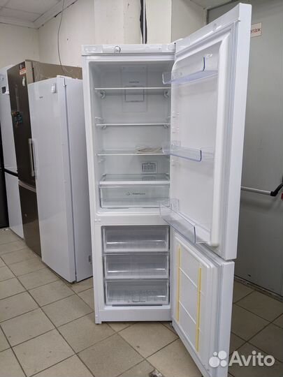 Холодильник Indesit 185см NoFrost белый