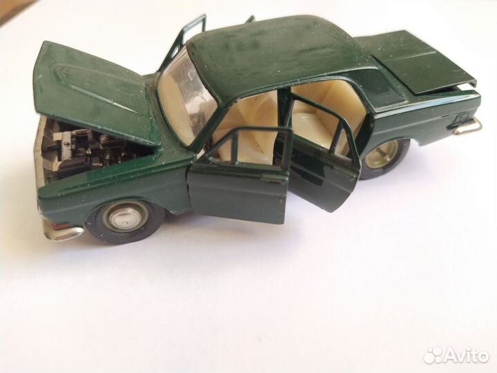 Модель автомобиля Волга газ-24