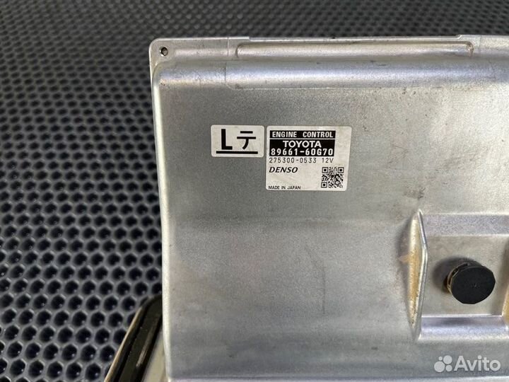 Блок управления двс Lexus Lx570