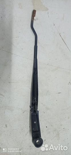 Поводок стеклоочистителя передний левый Kia