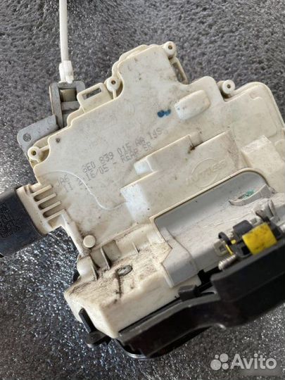 Замок двери задний левый Audi A4 B7 2.0 турбо BWE