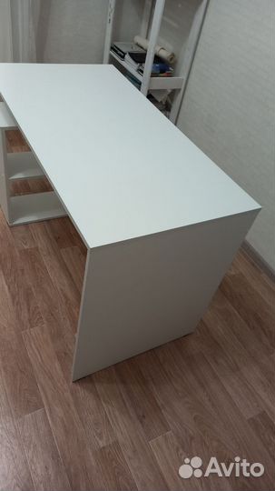Стол письменный компьютерный с полками