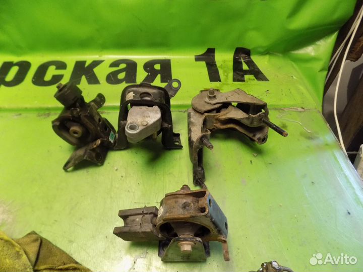 Подушка двигателя Toyota Corolla Avensis